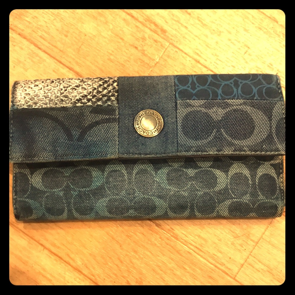 Coach wallet (not sure if real)